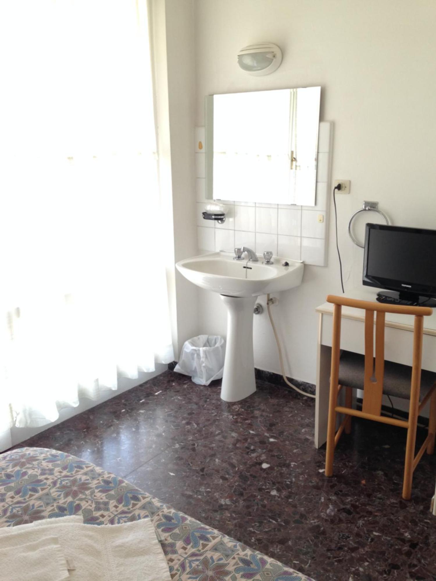 Albergo La Neigra เซสตรี เลวานเต ภายนอก รูปภาพ