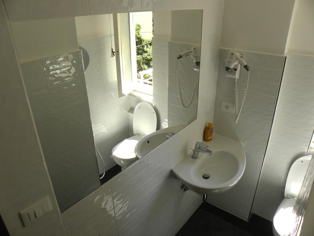 Albergo La Neigra เซสตรี เลวานเต ภายนอก รูปภาพ